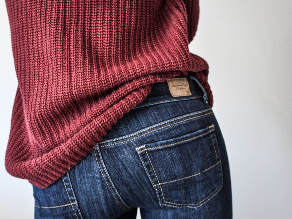 american eagle jeans and knit jumper