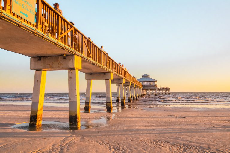 Fort Myers Beach, Florida: A Travel Guide - The Break of Dawns