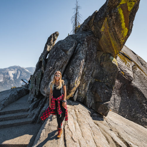 Hiking Moro Rock in Sequoia National Park