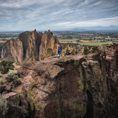 Hiking Smith Rock State Park in Oregon