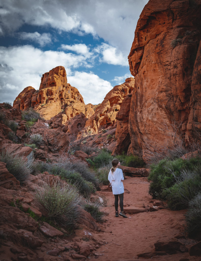 Hiking in Valley of Fire State Park